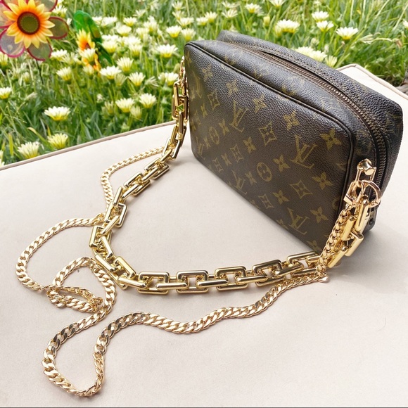 Louis Vuitton Handbags - LOUIS VUITTON Monogram Large Crossbody